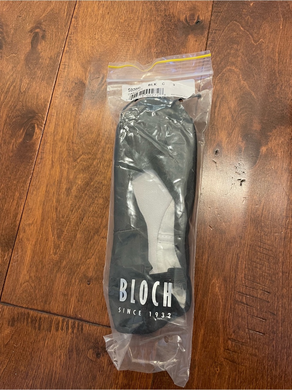Bloch Black Dansoft Ballet Shoes Full Sole (Packaged)